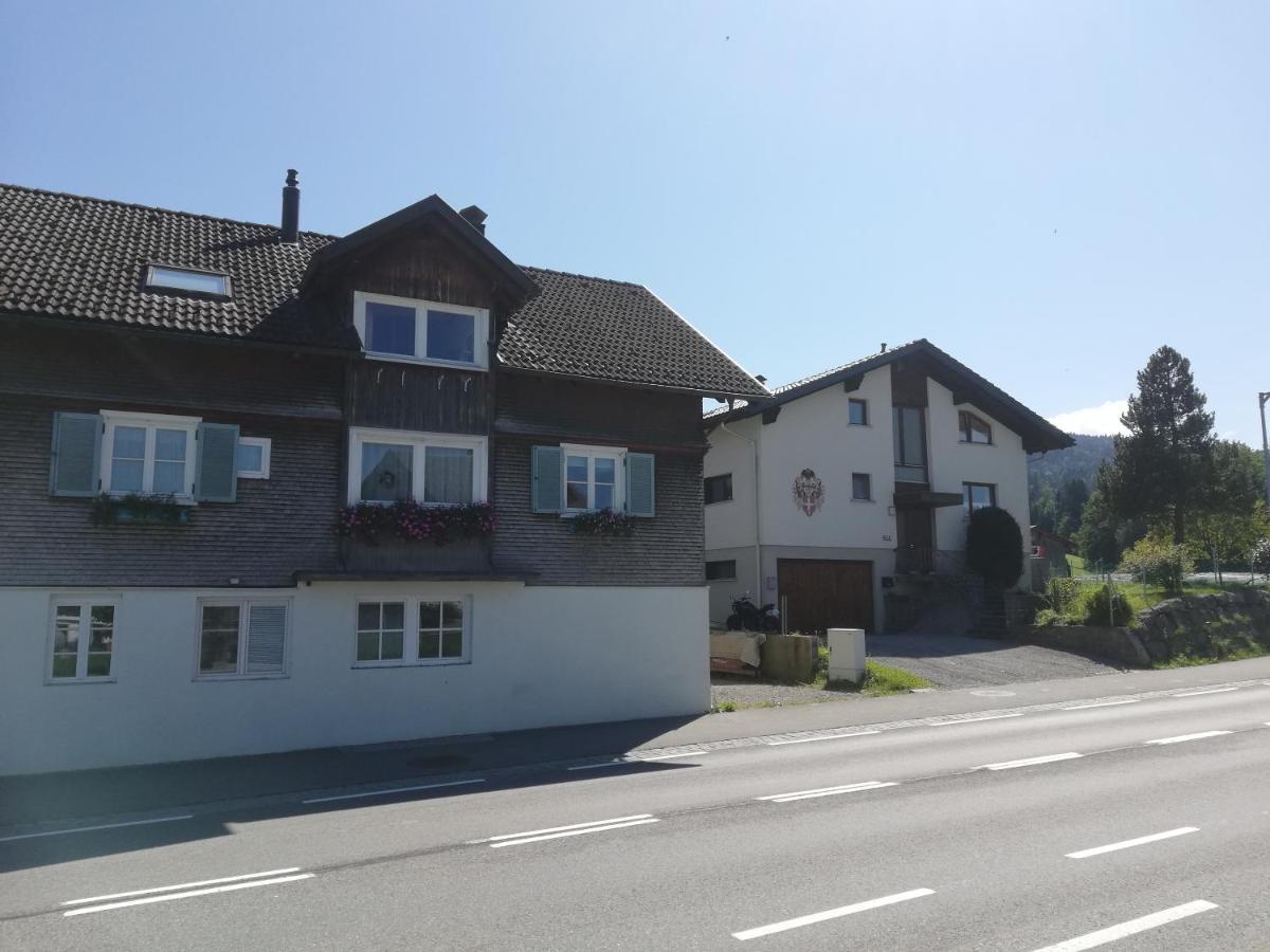Gemuetliche Wohnung In Einfamilienhaus Alberschwende Luaran gambar